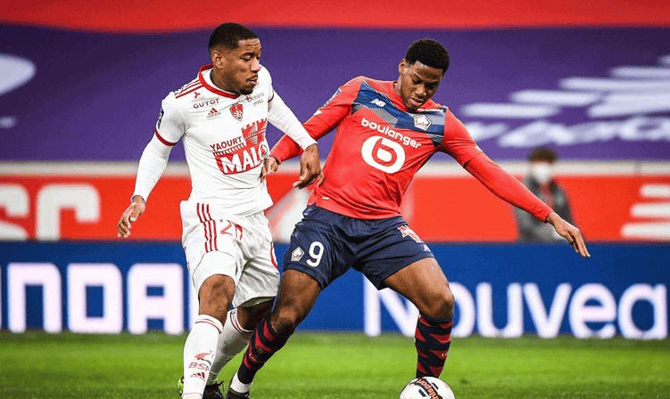 来减轻后防 来减轻后防