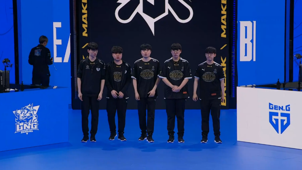 起球迷和媒 起球迷和媒